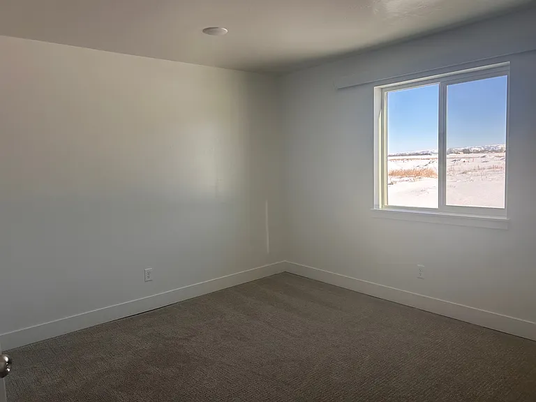 3 bed, 1.5 bath, 1125 sqft, $1,350 — Photo 8
