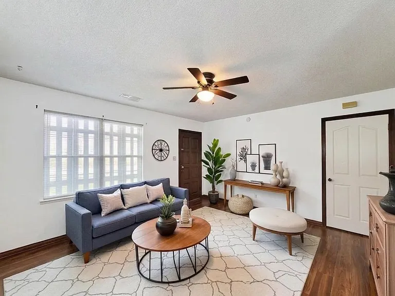 409 N Parrish St — Photo 3