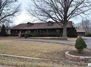 1025 SW Prairie Rd, Topeka, KS 66604