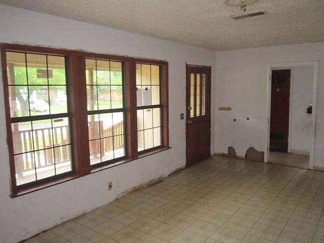 1st image of 3125 Jane Ln