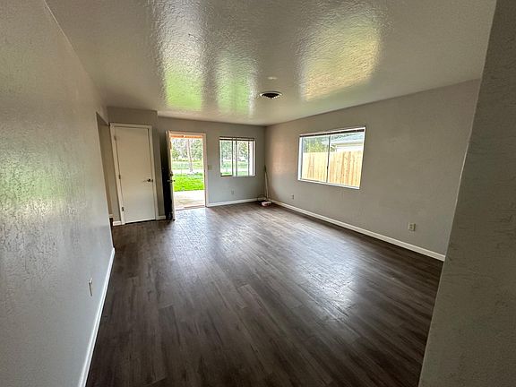 2nd image of 16 14th St #16