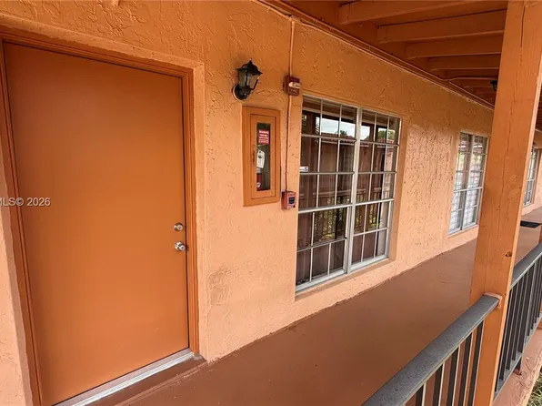 7220 Fairway Dr APT G4, Miami Lakes, FL 33014