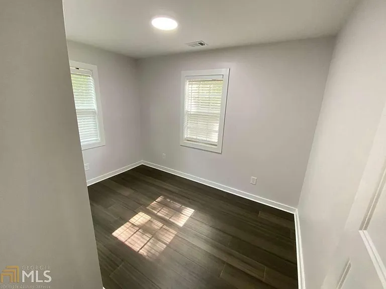 1127 Dobbs Dr SE — Photo 12