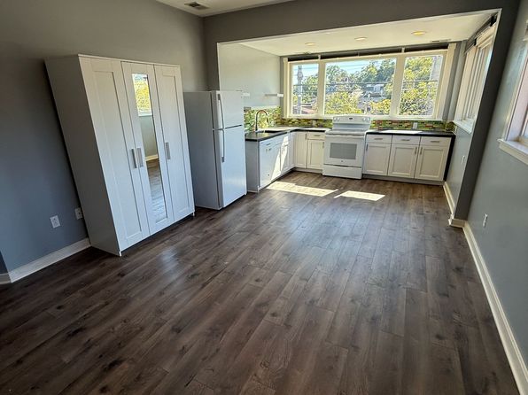 1500 Broadway Ave #201