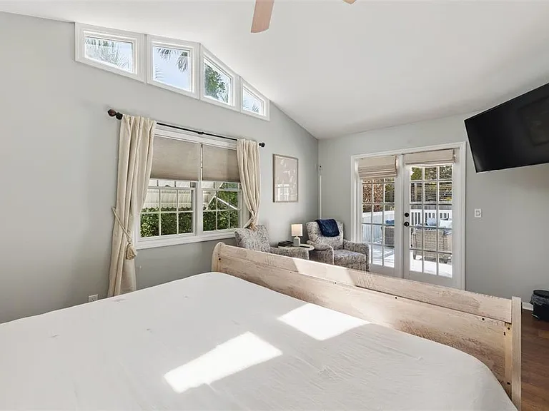 109 N Peninsula Ave — Photo 11