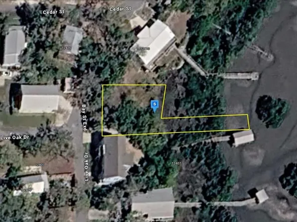 12425 Cedar St, Cedar Key, FL 32625