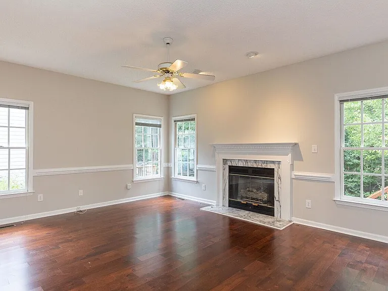 219 Covington Square Dr — Photo 11