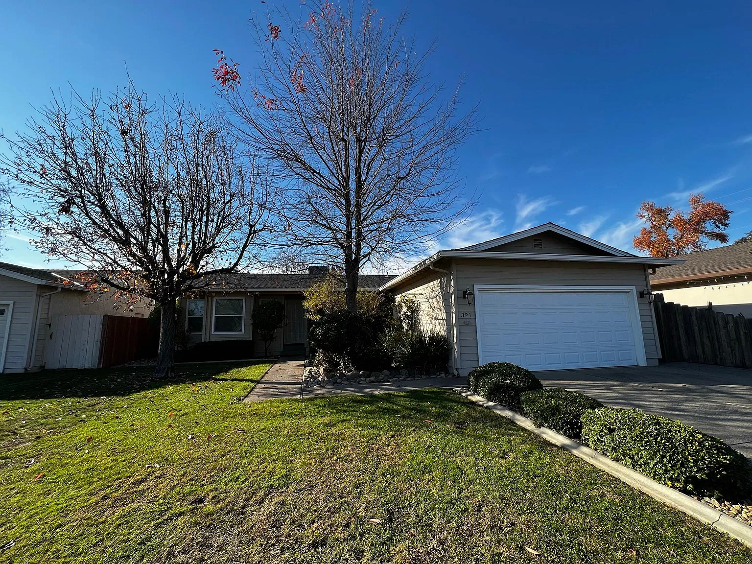 3 bed, 1153 sqft, $2,600 — Photo 1