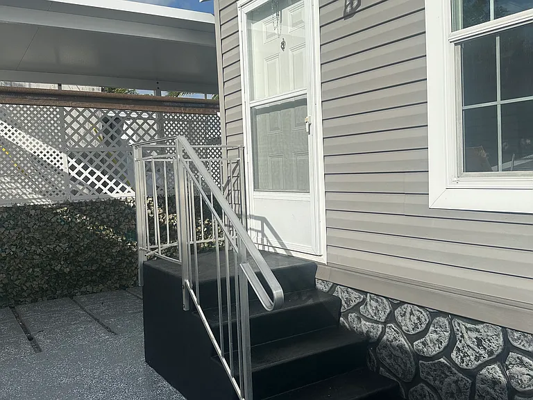 67 W Lake Ct — Photo 18