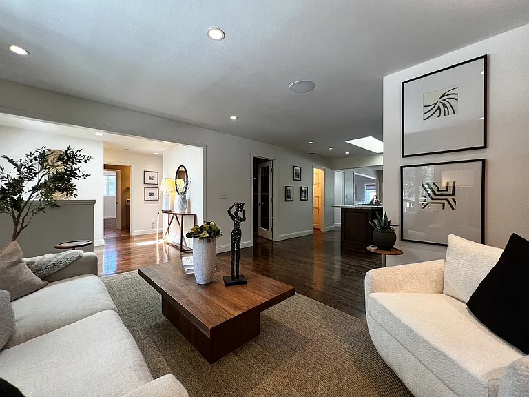 1022 Berry Ln — Photo 11