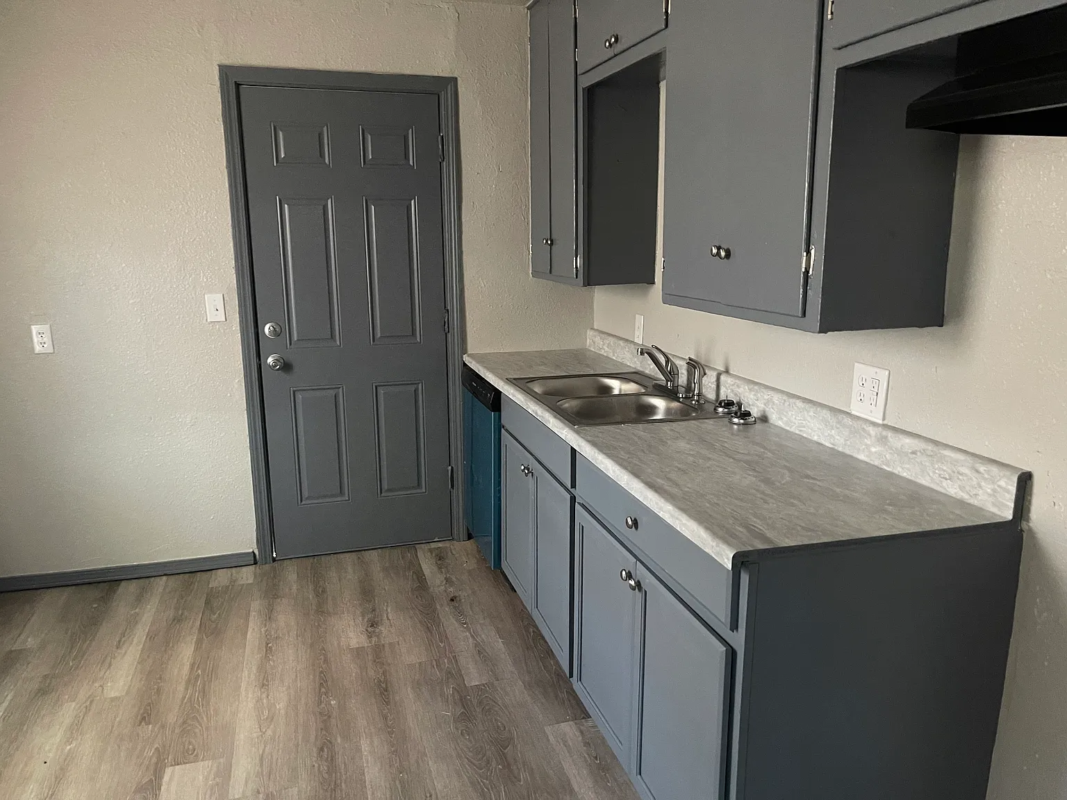 3201 S Meta Ave — Photo 4