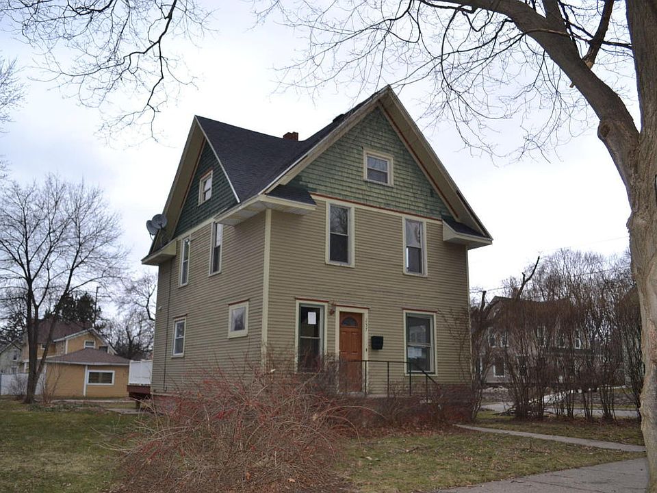 1st image of 257 Travis St NE