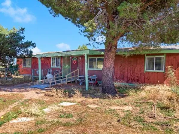 9444 Muscatel Rd, Phelan, CA 92371