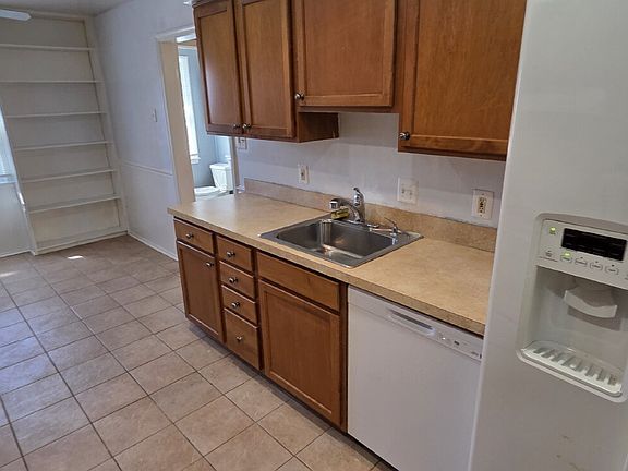 3rd image of 12735 Lighthouse Ln