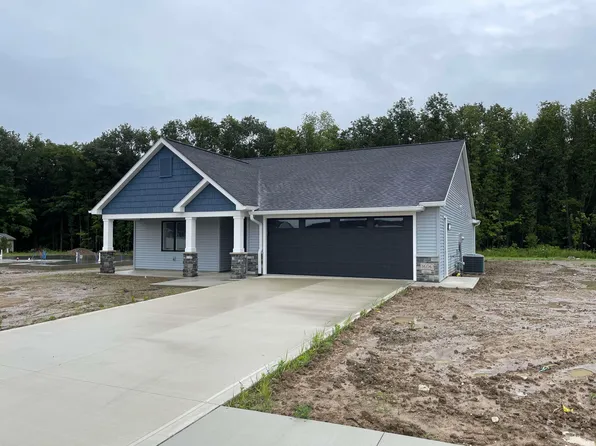 1606 Elm St, Auburn, IN 46706
