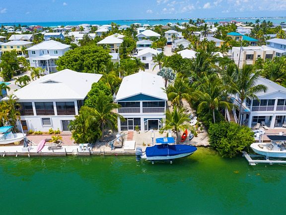 2nd image of 949 Caribbean Dr E