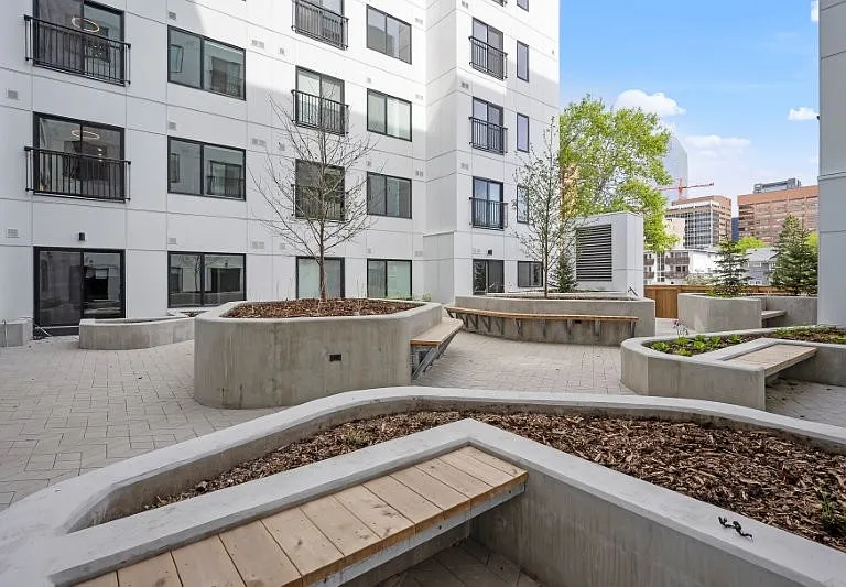 310 15th Ave SW #106 — Photo 16