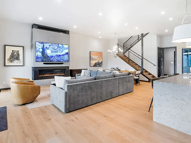 140 Monitor Dr — Photo 7