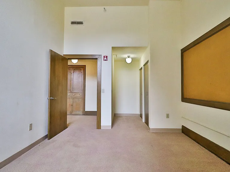 East High Apartments — Photo 11