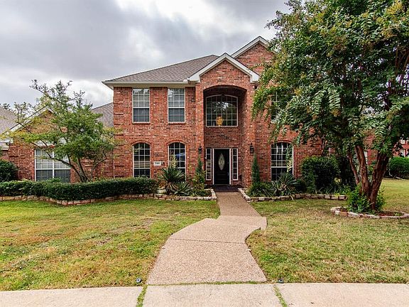 3rd image of 720 Pine Lakes Dr