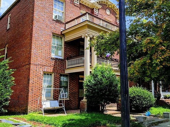 2nd image of 2710 W Grace St APT 09