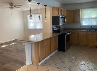 1610 S Pasfield St, Springfield, IL 62704