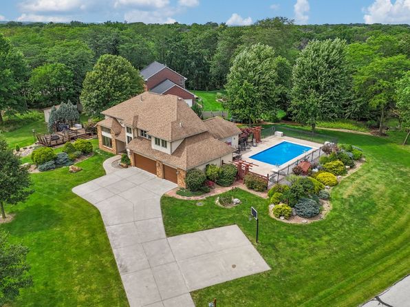 32335 Wildwood Dr, Adel, IA 50003