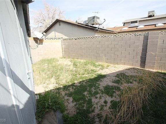 4th image of 4135 Comb Cir