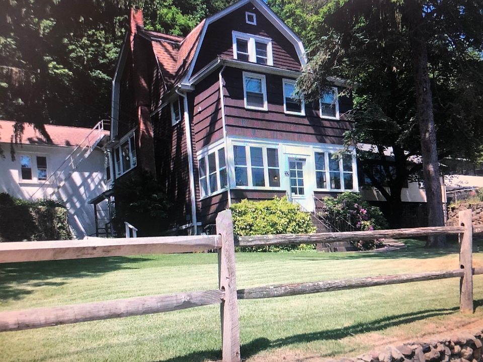 1st image of 32 Mearns Ave #1