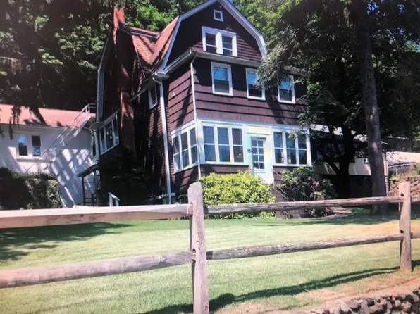 32 Mearns Ave #1, Highland Falls, NY 10928