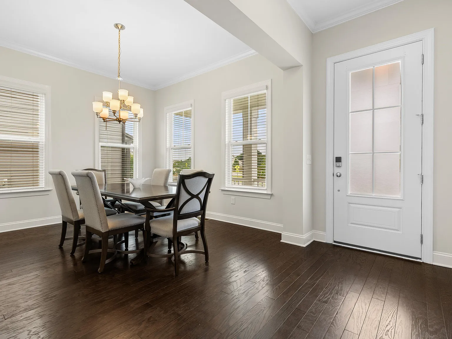 4 bed, 3.5 bath, 3105 sqft, $4,500 — Photo 4