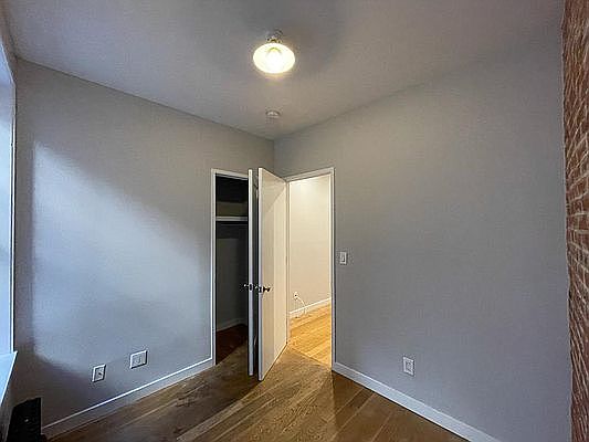 4th image of 21 Catherine St #2BA