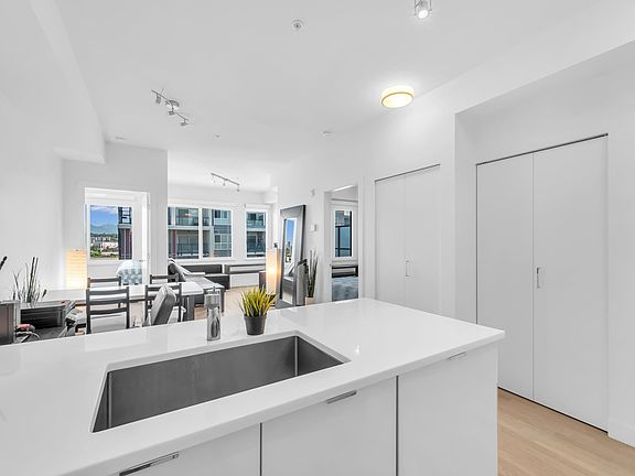 4th image of 10011 River Dr #509