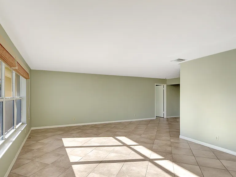 W Terrace Dr — Photo 52