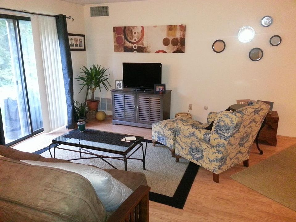 Living room as you enter the apartment