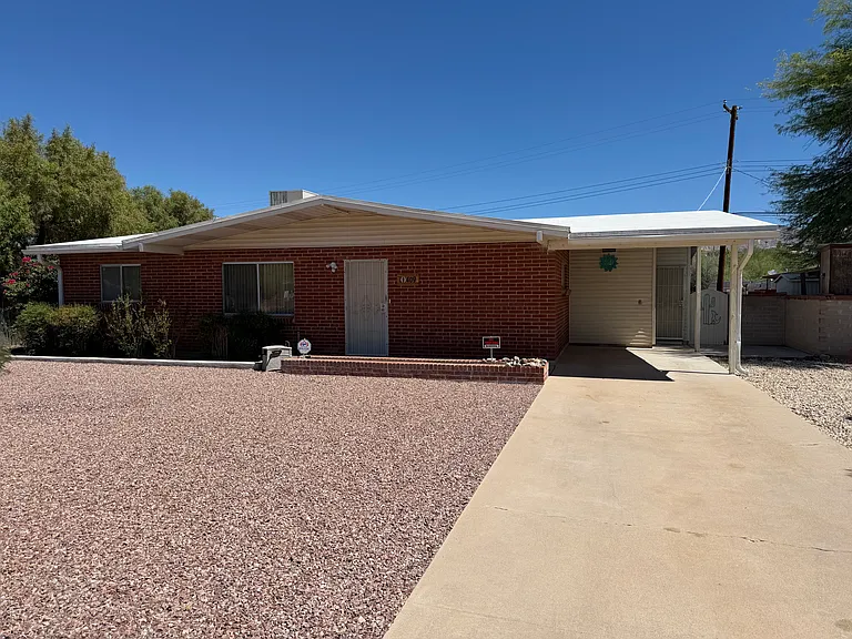 409 E Lawton St — Photo 10
