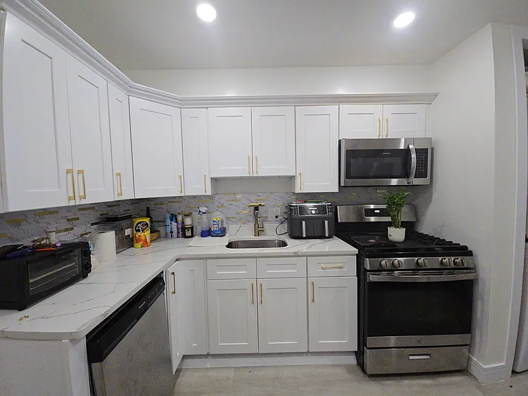 121 62nd St #1 — Photo 1