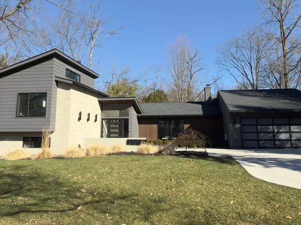 2521 Hawthorn Rd, Ann Arbor, MI 48104