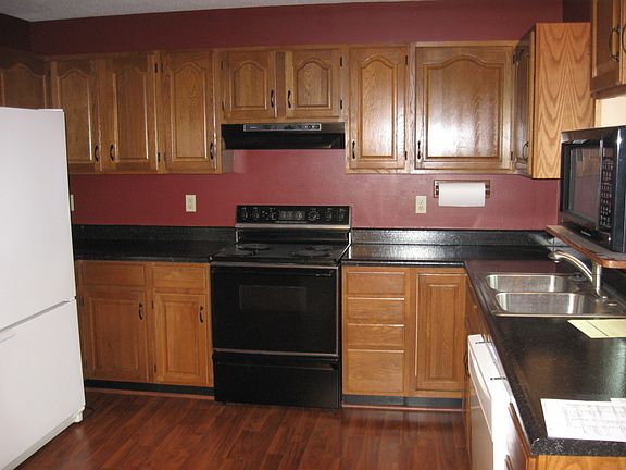 5th image of 313 Herzog Dr