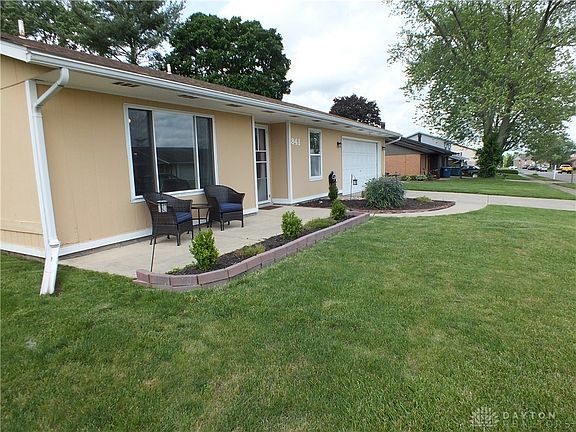 5th image of 841 Comanche Ln