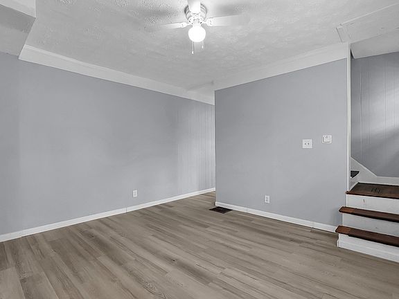 5th image of 3172 E 5th Ave