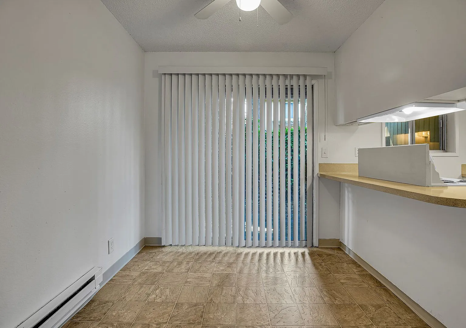 Windsor Court Apartments — Photo 4