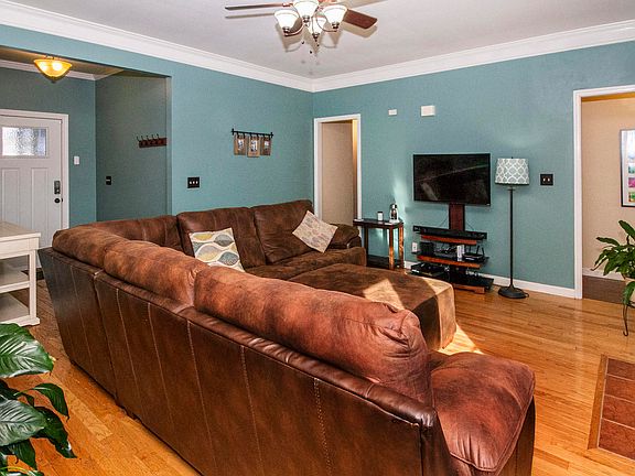 5th image of 8814 Ashton Ct