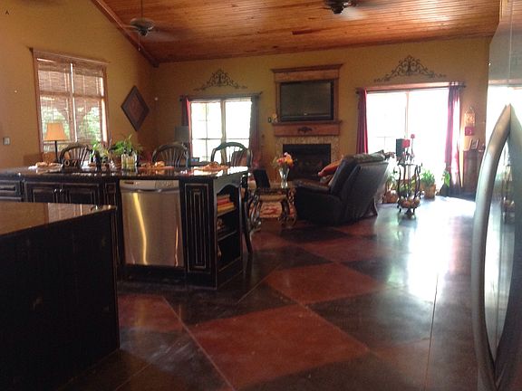 Living and Kitchen combo