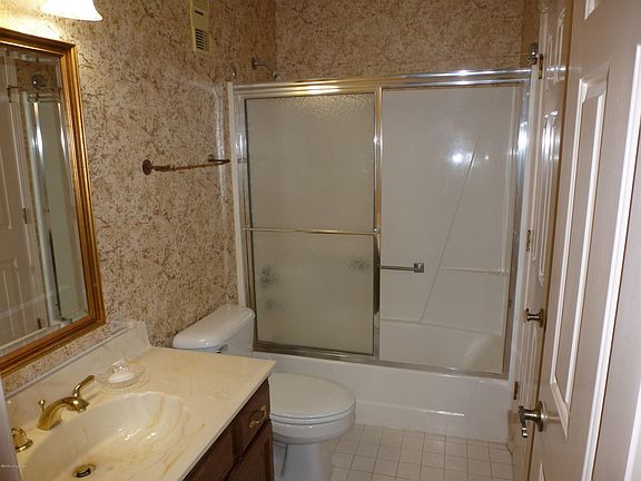 5th image of 1616 Gardiner Ln APT 204