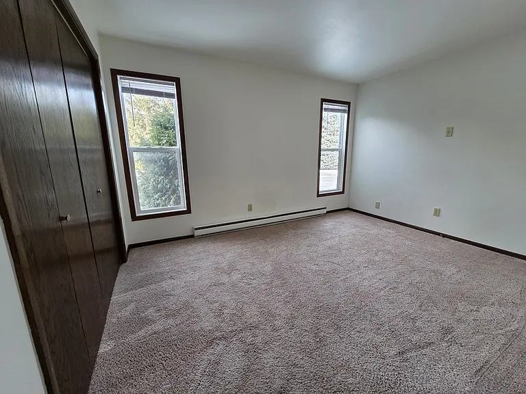 927 Louise St #1 — Photo 8