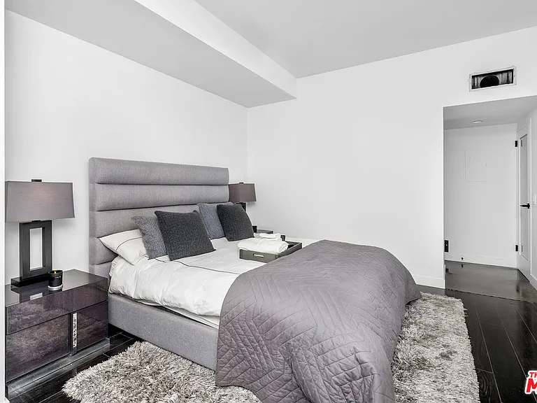 7250 Franklin Ave #116 — Photo 12