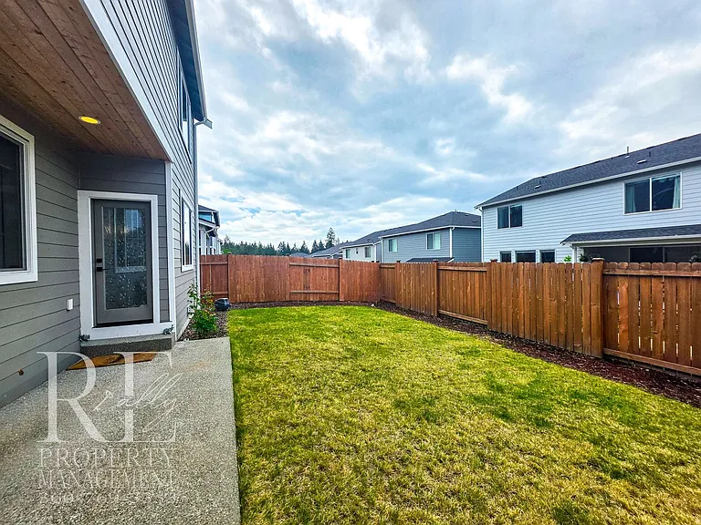 1935 NW Rustling Fir Ln — Photo 8