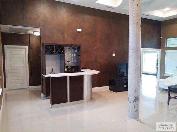 5th image of 2070 Sunset Lake Dr