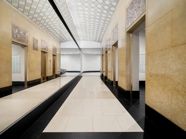 3 Hanover Square image 17 of 19